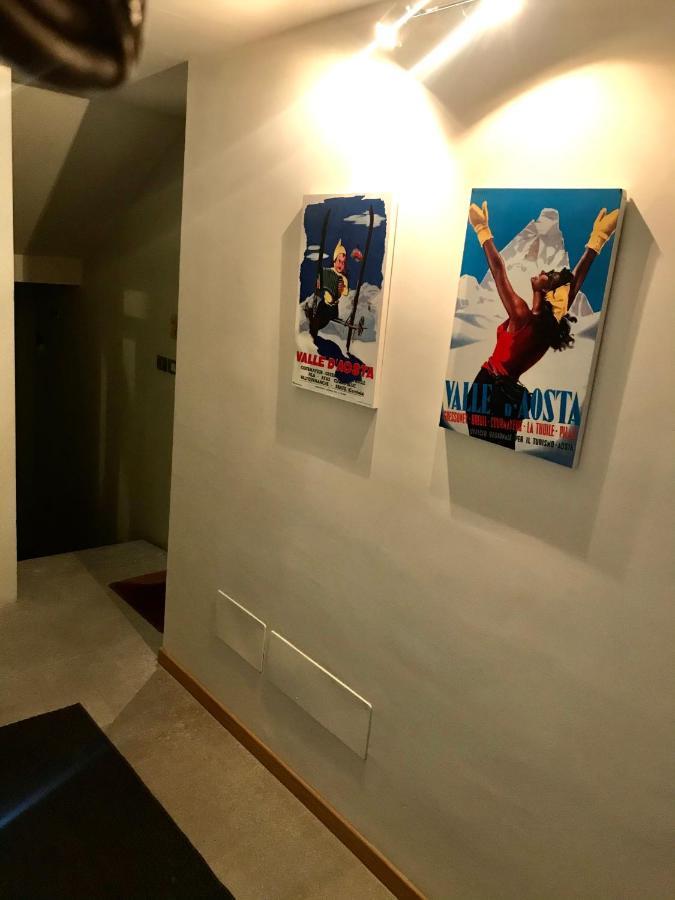 Aymon De Challant Appartement Aosta Exteriör bild